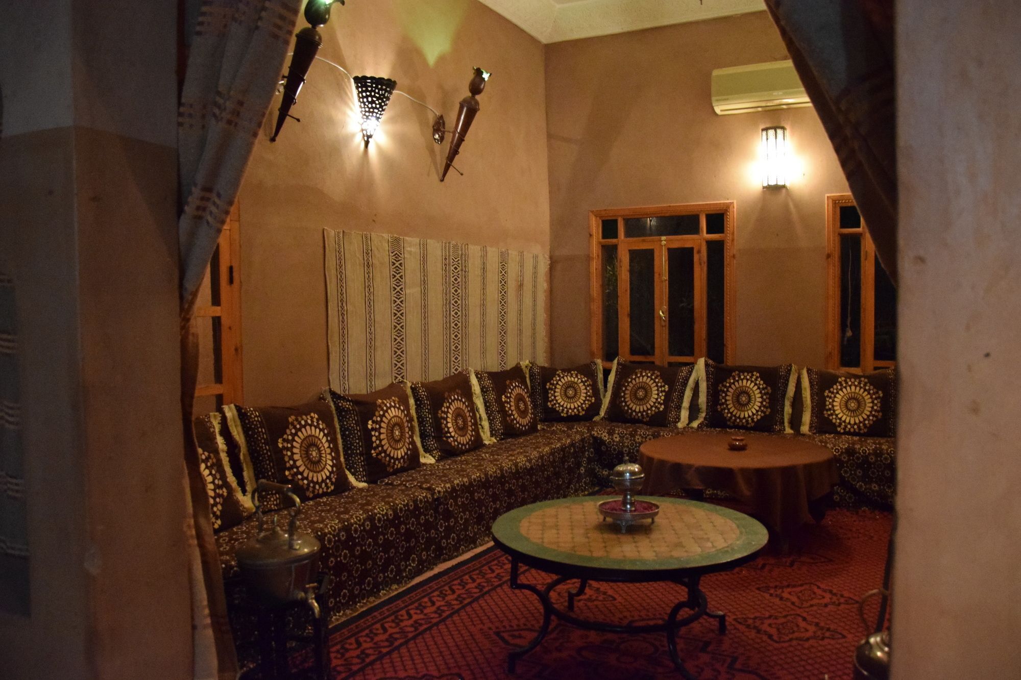 Carrefour Des Nomades Hotel Oulad Driss Exterior photo